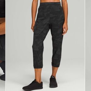 Lululemon Adapted State High-Rise Jogger Crop
